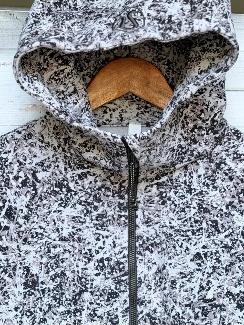 Lululemon Scuba Full-Zip Hoodie -Luminesce Splatter White Black - size 6